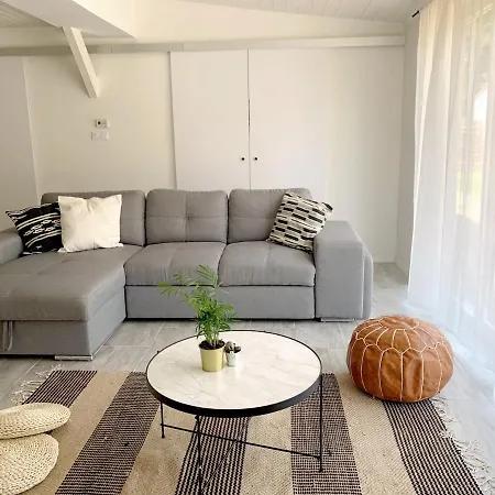 Aranykert Apartmanok Venek *