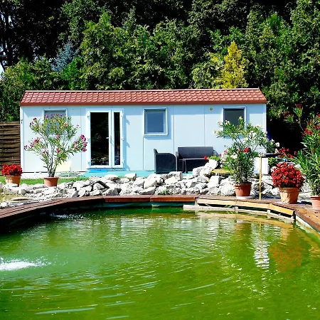 Aranykert Apartmanok Venek Holiday park Venek